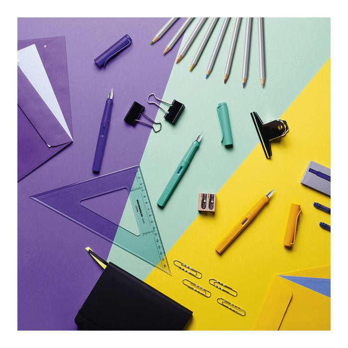 Lamy Safari Fountain Pen Black Medium Nib (019) LY4000235_2