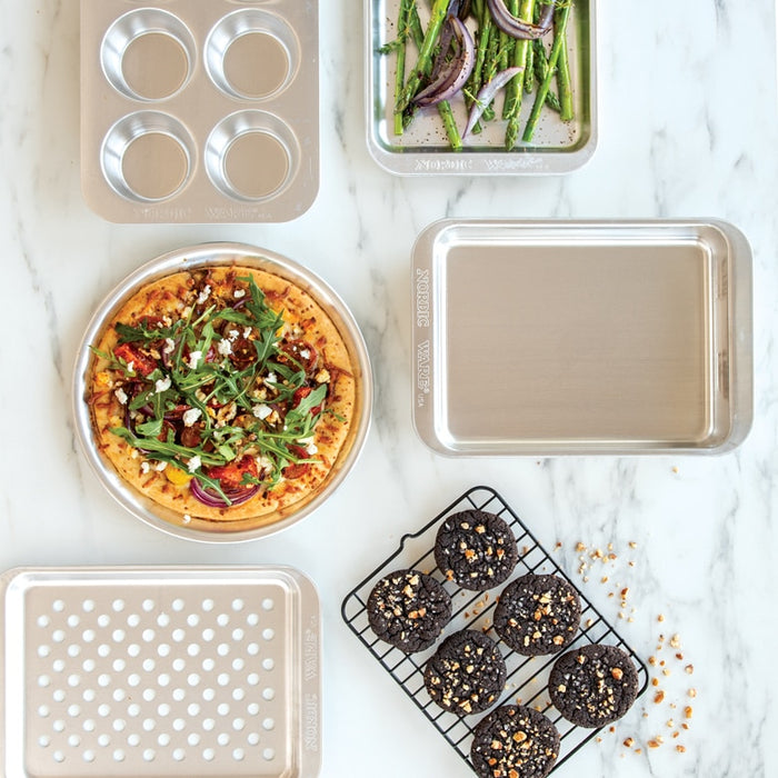 Naturals® 9" Hot Air Pizza Crisper | Aluminum Pizza Pan