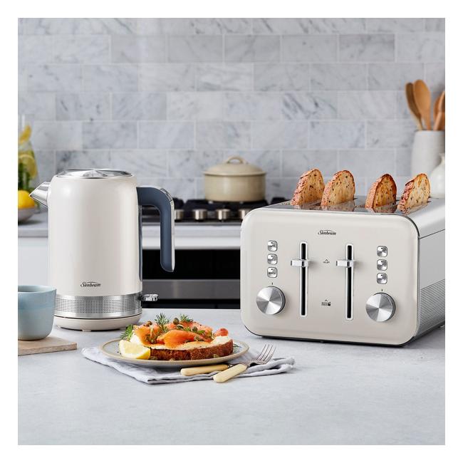 Sunbeam Simply Shine™ 4 Slice Toaster Black TAP4004BK...